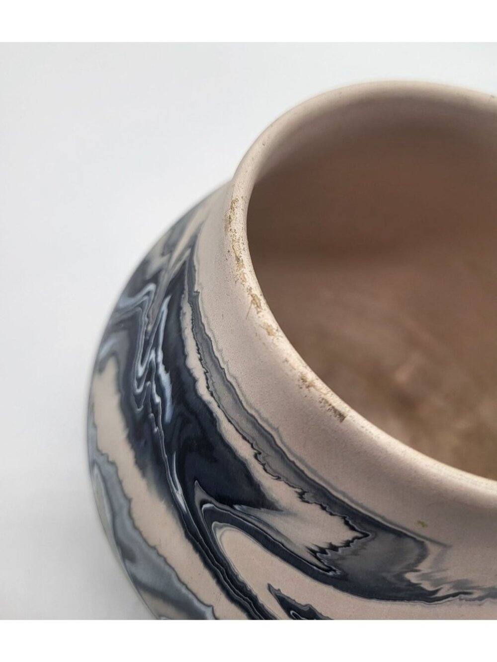 Vintage Nemadji Pottery USA Art Vase Blue Cream Marbled Swirl Matte Unglazed - Picture 5 of 11